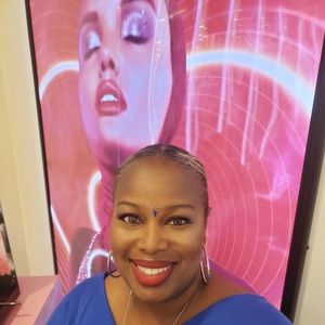 Meet your Posher, Seandra